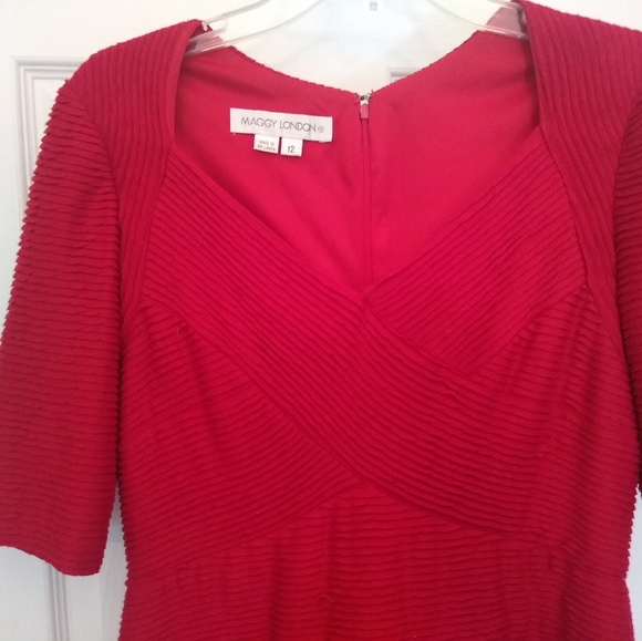 Maggie London Red Dress with All-Over Pleating, Size 12, New with tags. - Picture 2 of 4
